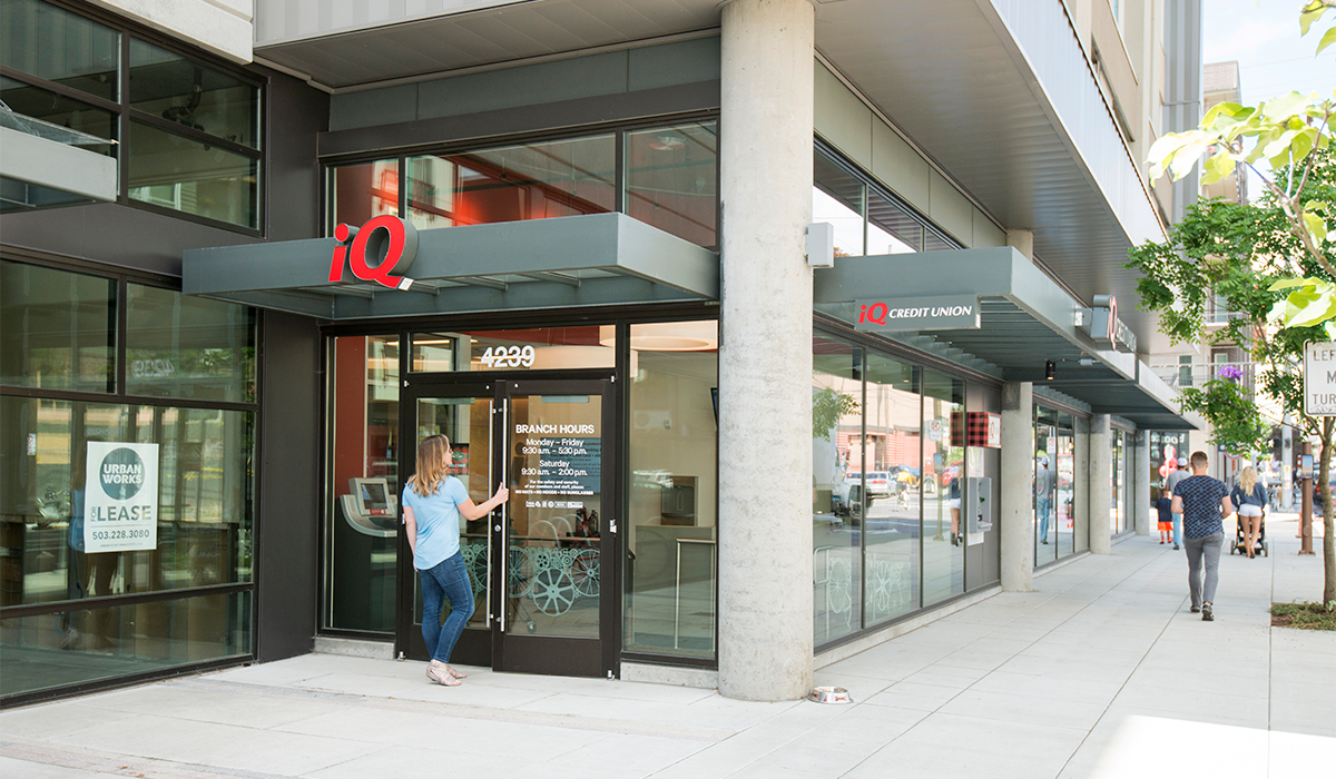 Differences Between a Credit Union and a Bank